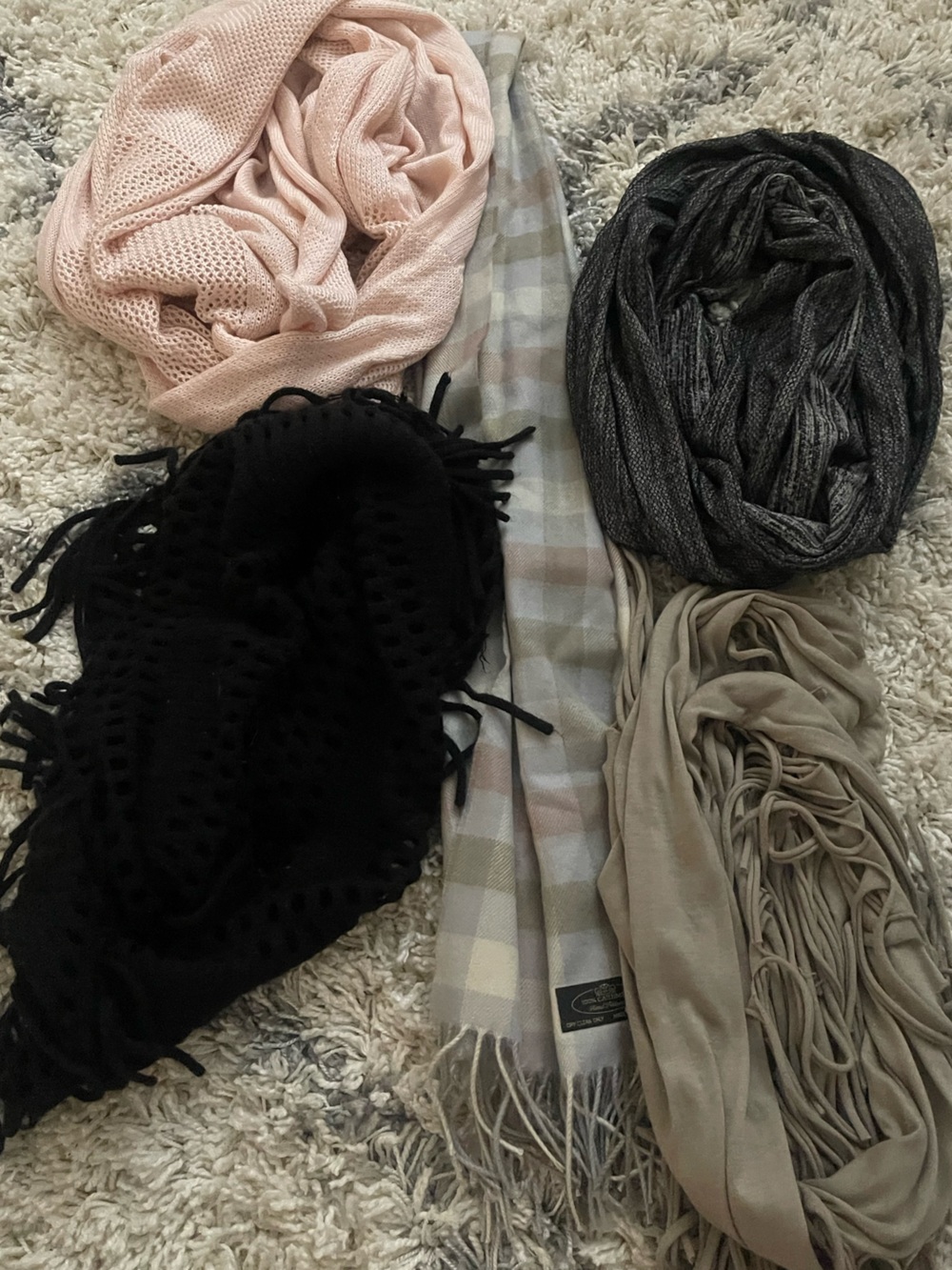 🧣 WOMEN’S SCARF BUNDLE (5 total)